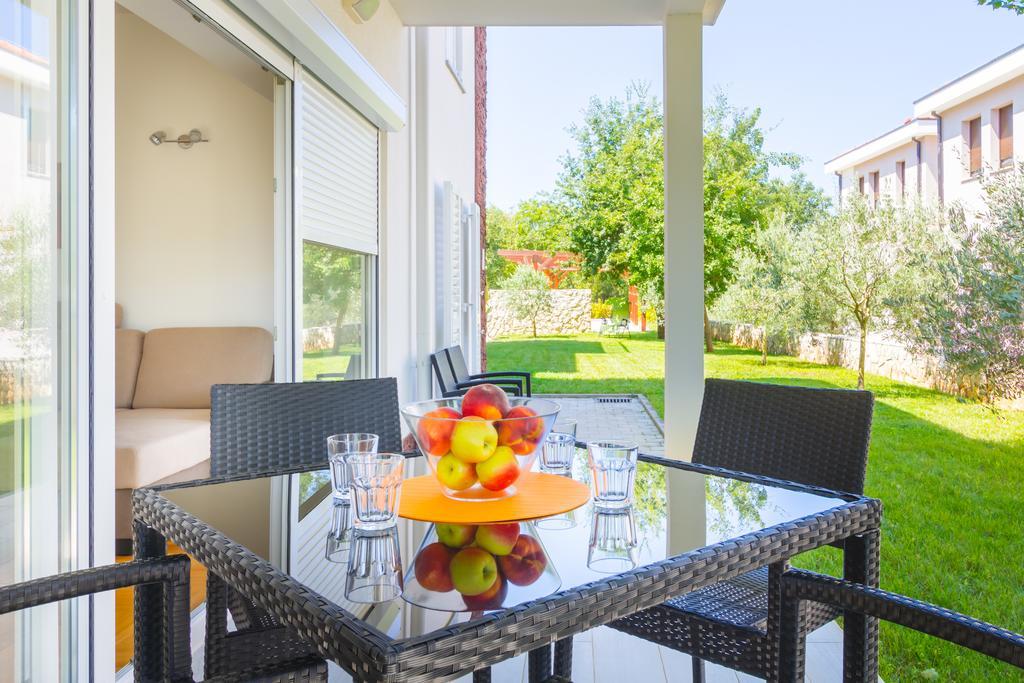 Villa Apartments Futura Vantacici