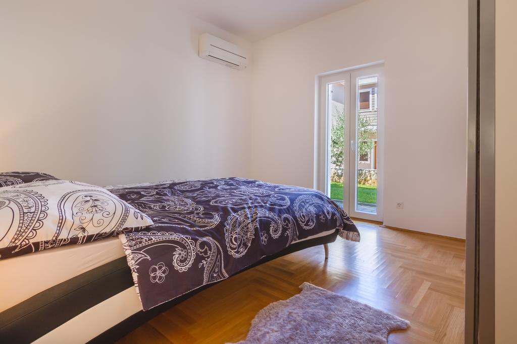 Apartment Villa Apartments Futura Vantacici